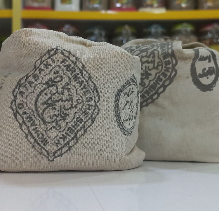 «حنا طبیعی خالص – پودر حنا سبز و تازه در بستهبندی»